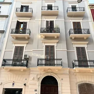 Apartment Center Eighty-five, Bari