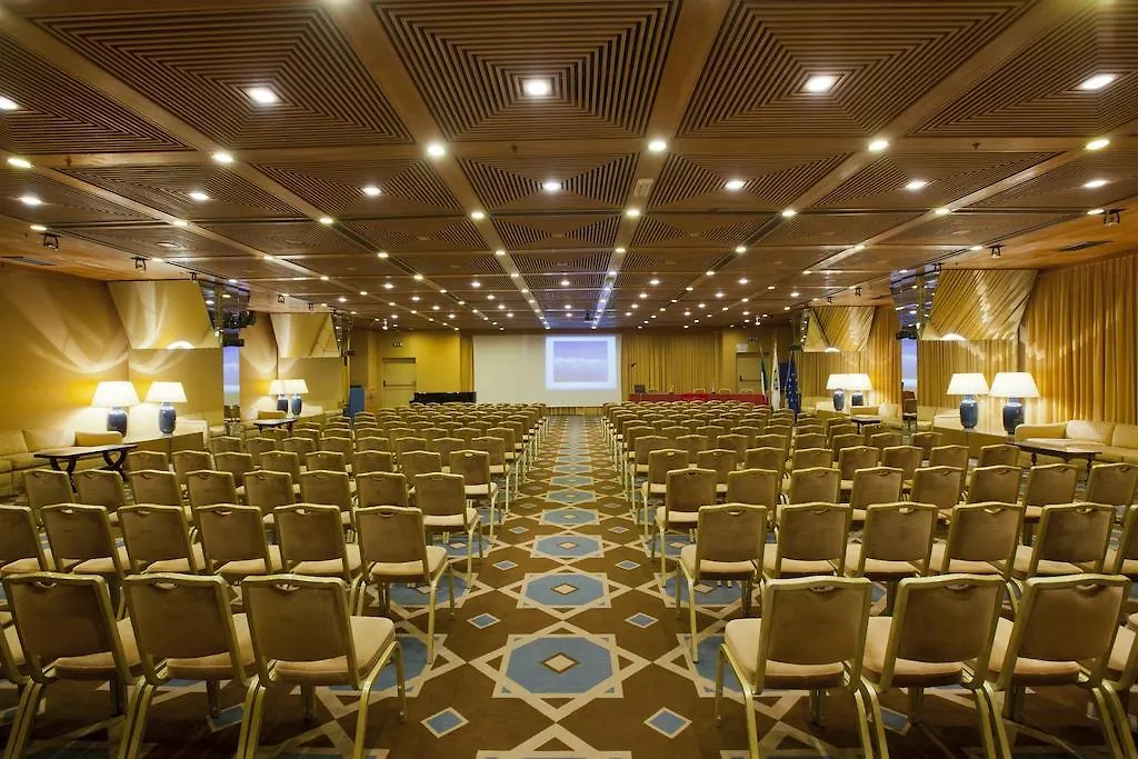 Moevenpick Hotel Bari 4*,