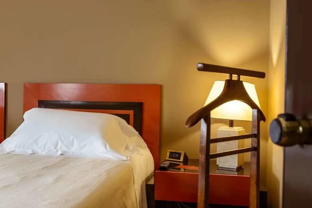Moevenpick Hotel Bari 4*,