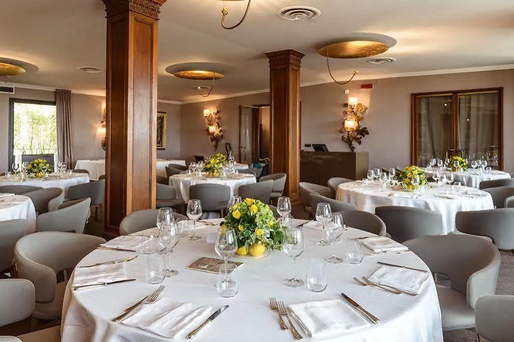 Moevenpick Hotel Bari 4*,